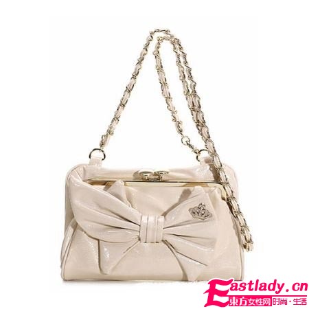 舊時代手袋優(yōu)雅回歸 深秋盛吹復古風