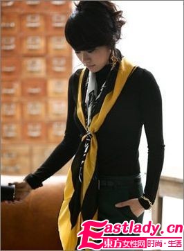 OL巧搭艷麗絲巾扮俏皮