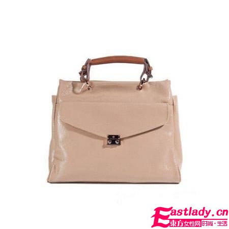 舊時(shí)代手袋優(yōu)雅回歸 深秋盛吹復(fù)古風(fēng)