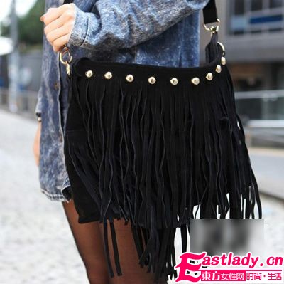 魅力無法擋 流蘇包包搖曳職場俏媚裝