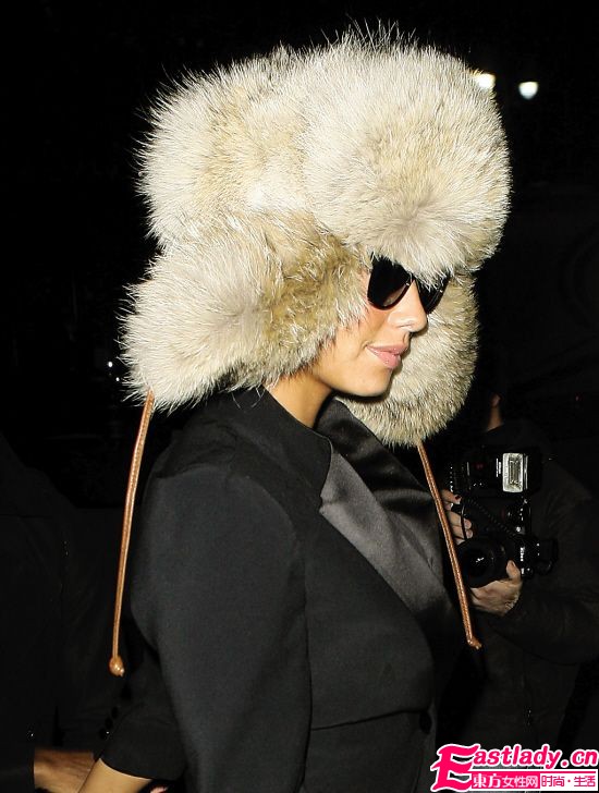 Lady Gaga捧雷鋒帽為冬日增加亮彩