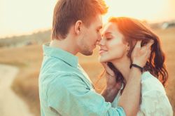 受孕后的癥狀有哪些  孕早期應(yīng)該注意什么