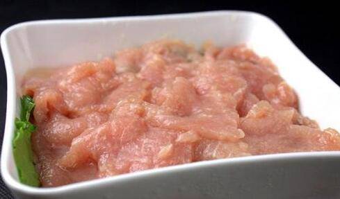 寶寶長(zhǎng)牙不吃飯?jiān)趺崔k 5大階段食譜推薦