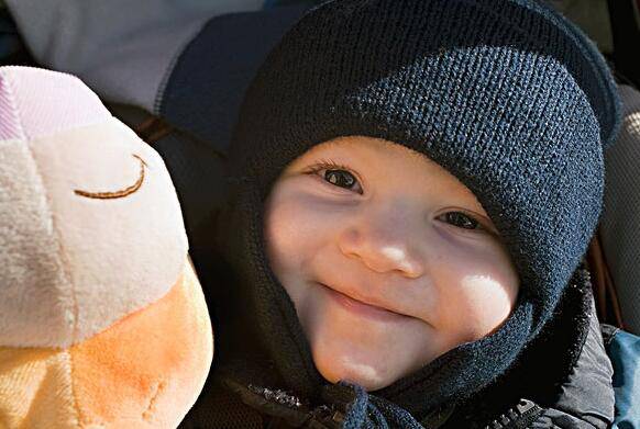 寶寶 春捂 怎么捂 解讀春捂穿衣原則