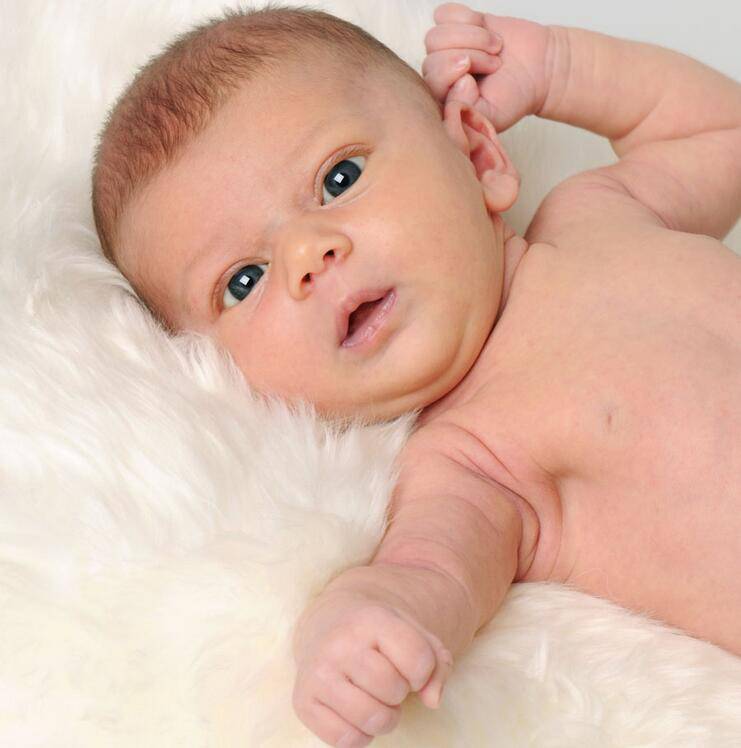 媽媽要注意 這些表現(xiàn)說明寶寶聽力異常