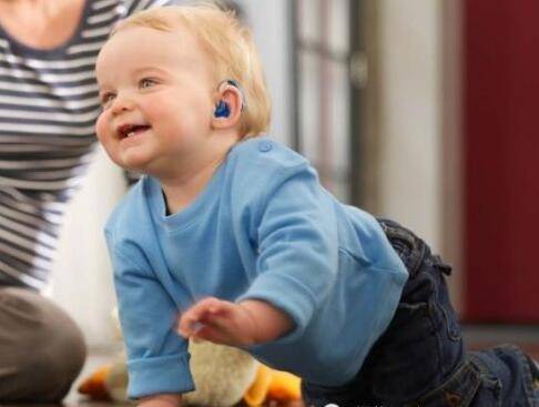 寶寶聽力發(fā)育的關鍵時期 媽媽謹防 叫叫鞋