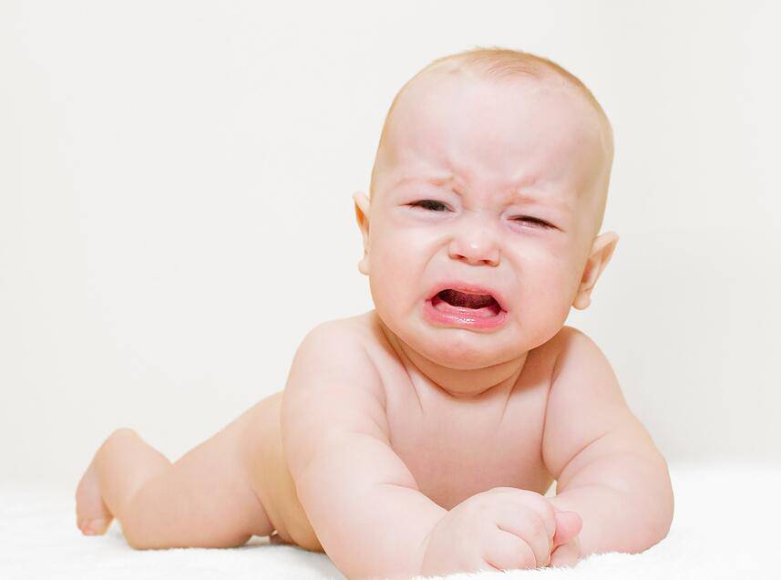 寶寶胯下長(zhǎng)大包 小心是疝氣惹的禍