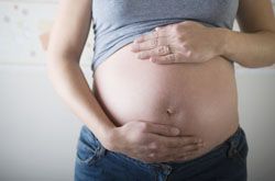 如何預(yù)防妊娠紋 簡單四招掃除 紋路