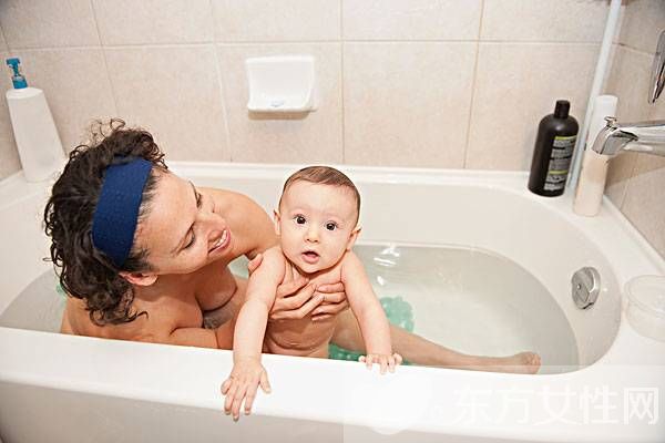 嬰兒洗澡的注意事項 哪些情況下不宜給嬰兒洗澡