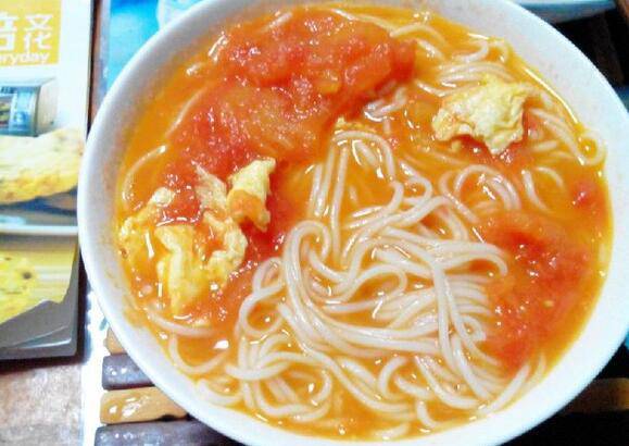 寶寶長(zhǎng)牙不吃飯?jiān)趺崔k 5大階段食譜推薦