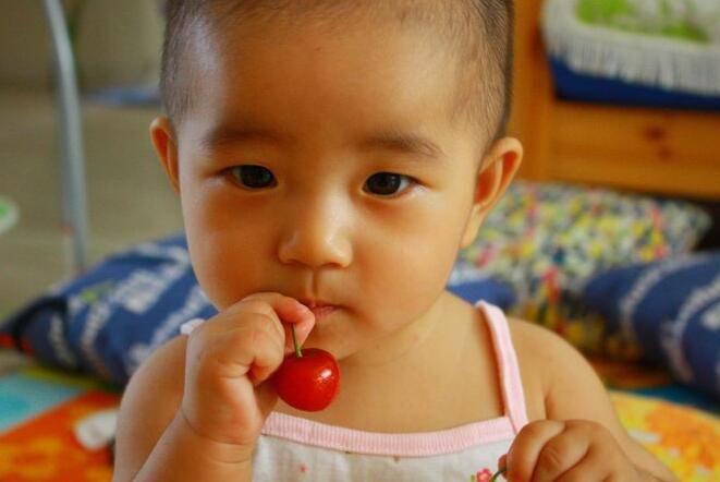 寶寶吃櫻桃有什么好處 這些不良后果需謹(jǐn)慎