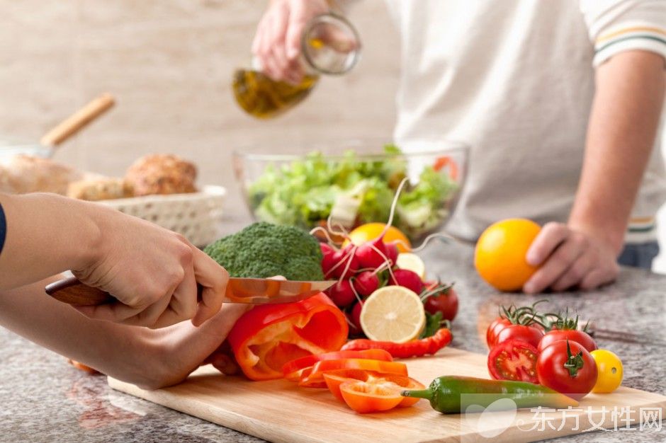 當年的小蠻腰 如今卻在辦公室胖成了喵