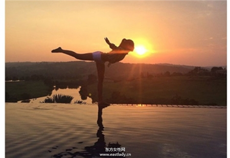 跟著她這樣做 你也可打造超模般性感身材