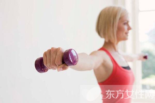 夏天如何擺脫拜拜袖  只需三招在家也能瘦