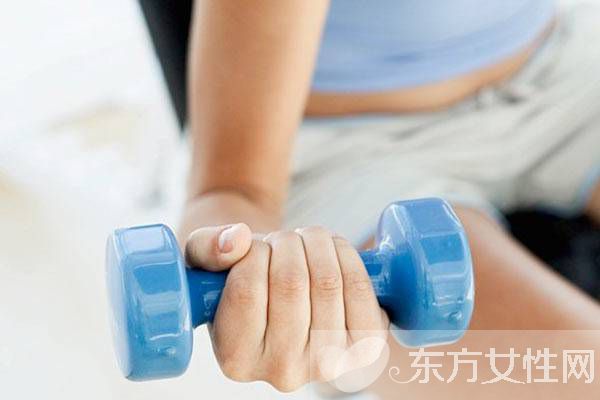 夏天如何擺脫拜拜袖  只需三招在家也能瘦