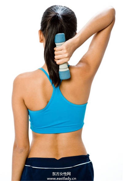 啞鈴練胸肌 辣妹胸部UPUPUP