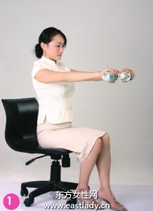 簡(jiǎn)易美胸操塑造完美胸型