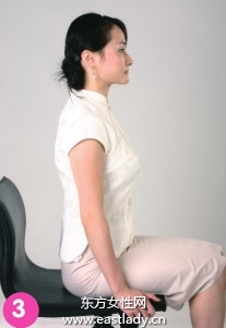 簡便易操作辦公室瘦身操緩解壓力預防職業(yè)病