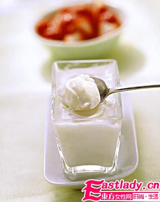 八個(gè)豐胸方法讓胸部挺起來