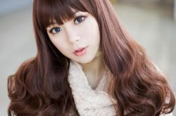 倒立式瑜伽美化腿部線條