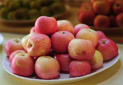 吃蘋果有什么好處，減肥助消化！