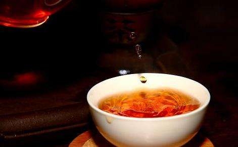 喝紅茶的好處和壞處，增進食欲幫助消化！