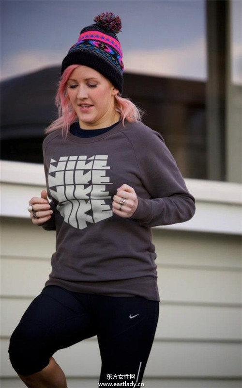 原來小天后的腹肌是這樣來的 艾麗高登的塑身秘訣