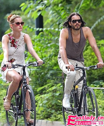 學(xué)當(dāng)紅明星們?nèi)绾纬晒κ萆? width=