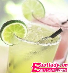 一日見(jiàn)效 冬季喝水瘦身法