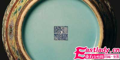 亞洲藝術(shù)品拍賣的最高價    乾隆官窯花瓶