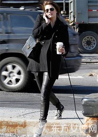 帆布鞋搭配什么褲子好看 這樣搭配既時尚又個性