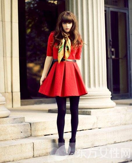 羅馬高跟鞋搭配連衣裙 給你眼前一亮的感覺