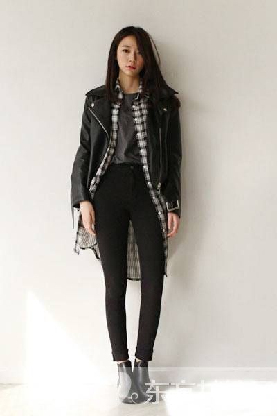 簡約時尚機車皮衣搭配 不僅帥氣還很女人味