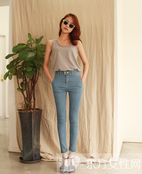 經(jīng)典牛仔褲時尚搭 這么一搭瞬間提升品味