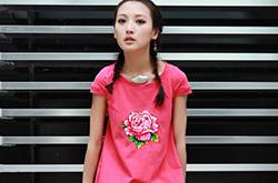 民族風(fēng)服裝時(shí)尚搭 讓你美得渾然天成