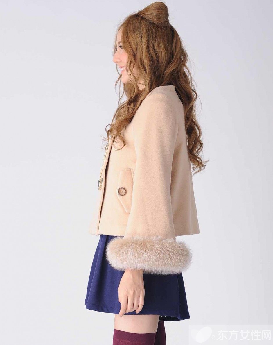 冬季毛呢短外套搭長筒靴 讓你顯高又顯瘦