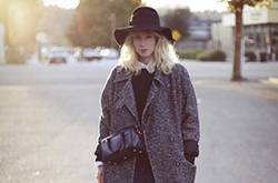 歐美潮女冬季穿搭街拍秀 大衣+緊身褲營造霸氣女人味