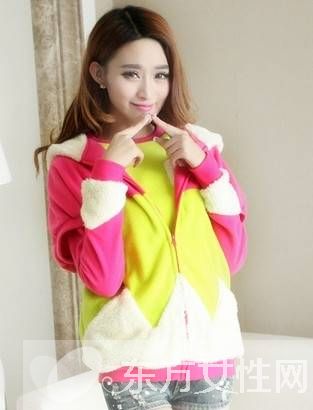秋季撞色外套潮流美搭 幫你塑造獨(dú)特氣質(zhì)