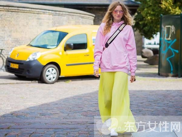 2017哥本哈根時裝周 春夏休閑街拍引領(lǐng)時尚前沿