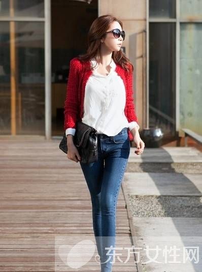 簡約迷人淑女風(fēng)裝扮 清新魅力凸顯無疑