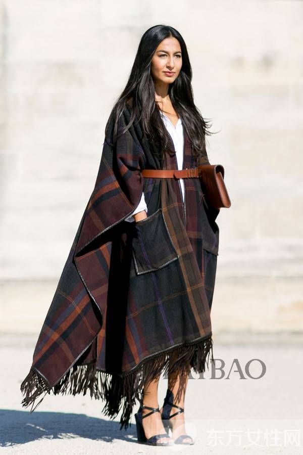 披肩外套的穿搭方法推薦 溫暖舒適的最佳選擇