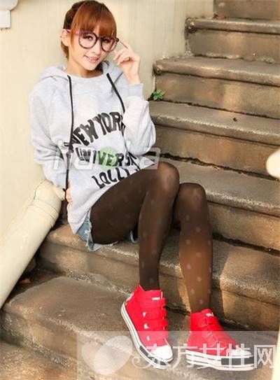 帆布鞋搭配什么褲子好看 這樣搭配既時尚又個性