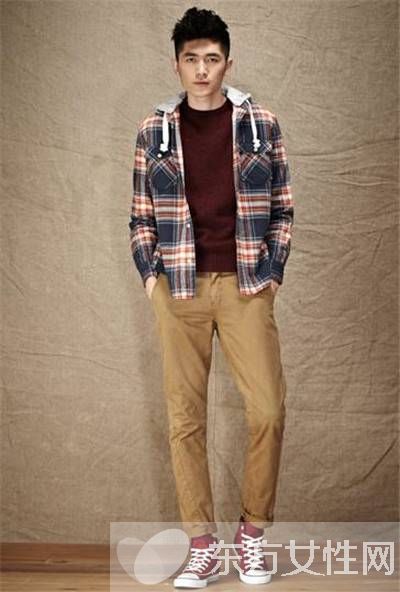 帆布鞋搭配什么褲子好看 這樣搭配既時尚又個性