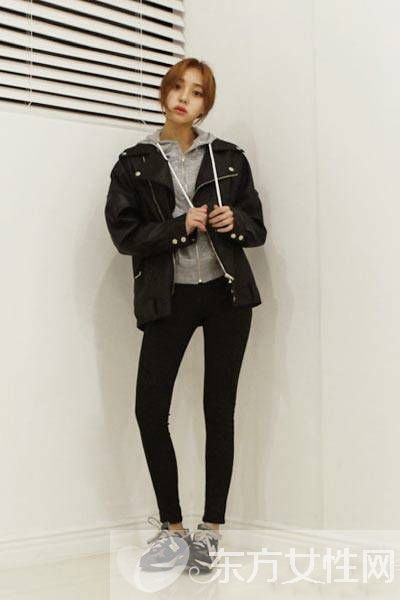 簡約時尚機車皮衣搭配 不僅帥氣還很女人味