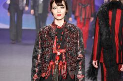 70年代時(shí)尚元素風(fēng)格推薦 時(shí)尚與經(jīng)典的完美結(jié)合