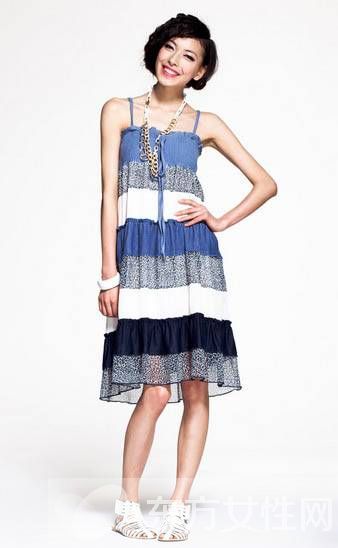 抹胸裙配什么外套好看 這樣穿也別有一番風(fēng)味哦