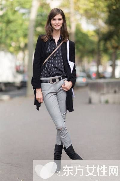 黑色系列夏日連衣裙 高貴酷酷的街拍范