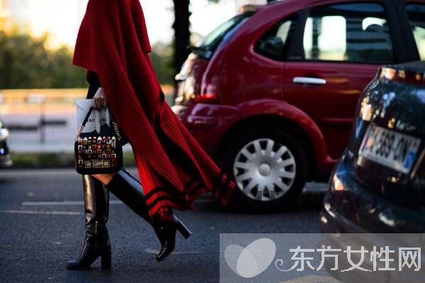 披肩外套的穿搭方法推薦 溫暖舒適的最佳選擇