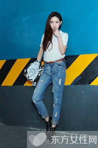 破洞寬松牛仔褲怎么搭配 搭上這些整個裝扮更有型