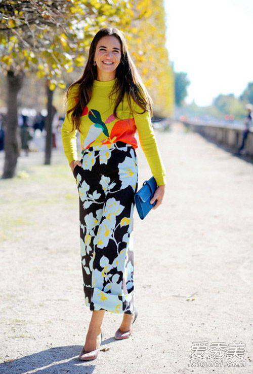 早春最佳CP穿搭 毛衣配裙子就是這么美